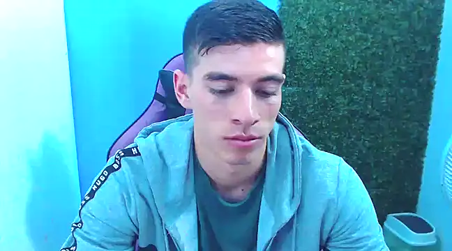 Snapshot of DEIBY_BABY chatting on December 2024 01:52:02 AM DEIBY BABY online show from December 2024 01:52:02 AM