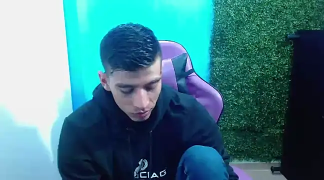 Snapshot of DEIBY_BABY chatting on December 2024 11:12:02 PM DEIBY BABY online show from December 2024 11:12:02 PM