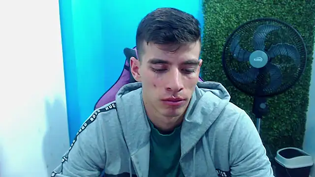 Snapshot of DEIBY_BABY chatting on December 2024 03:03:02 AM DEIBY BABY online show from December 2024 03:03:02 AM