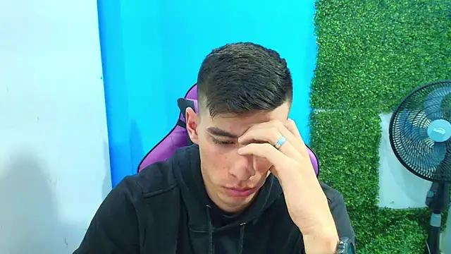 Snapshot of DEIBY_BABY chatting on January 2025 04:08:01 AM DEIBY BABY online show from January 2025 04:08:01 AM