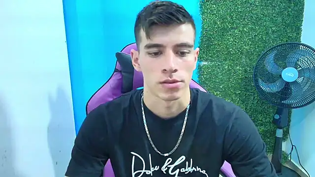 Snapshot of DEIBY_BABY chatting on February 2025 08:24:01 PM DEIBY BABY online show from February 2025 08:24:01 PM