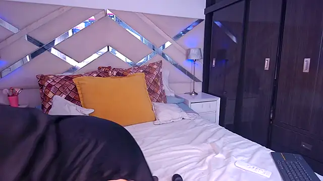 Selena G69 online show from April 2026 10:45:02 PM