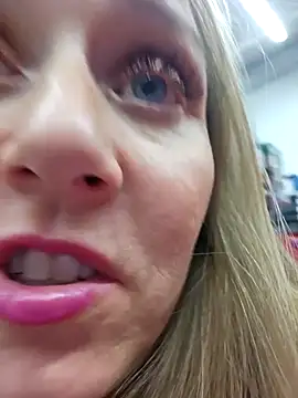 SkyelarSommer online show from December 2025 02:49:01 AM