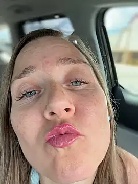 SkyelarSommer online show from April 2026 02:52:02 PM