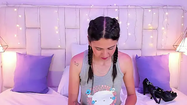 SarahSophia  online show from March 2025 05:46:01 PM