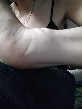 LissaThompsom online show from November 2025 09:30:02 PM