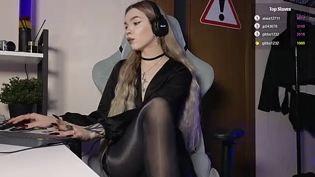 HavenRaee online show from January 2025 10:23:01 PM