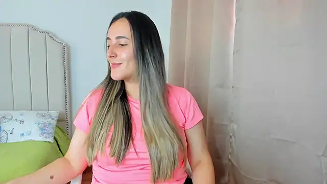 Hanna86 online show from November 2025 07:57:01 PM