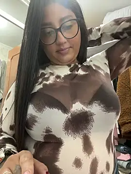 croftsmila online show from February 2026 10:49:02 PM