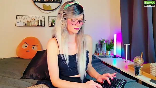 Kittychatte online show from February 2025 08:45:01 PM