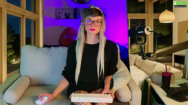 Kittychatte online show from October 2025 08:06:02 PM