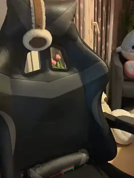 LaPetitechienne1 online show from February 2025 09:43:01 PM