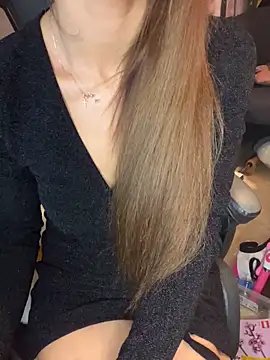 LaPetitechienne1 online show from February 2025 11:52:01 PM