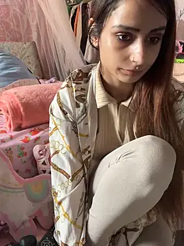 LaPetitechienne1 online show from March 2025 07:48:01 AM