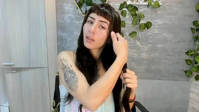 Snapshot of Mhelanny2 chatting on May 2026 08:15:01 PM Mhelanny2 online show from May 2026 08:15:01 PM