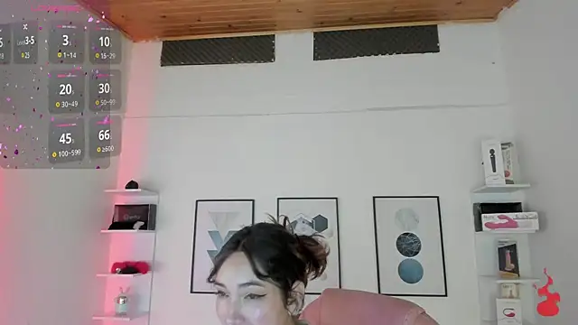 cristal  hot 1 online show from March 2025 04:03:02 AM