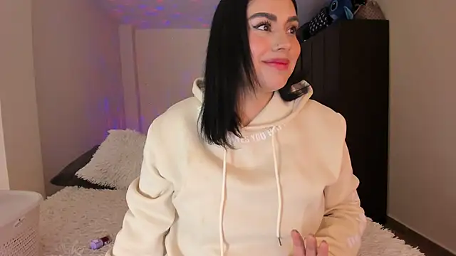 Snapshot of rosalie_lust chatting on February 2025 03:15:02 AM rosalie lust online show from February 2025 03:15:02 AM