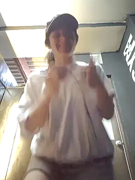 Sam Sara online show from April 2026 07:09:02 PM