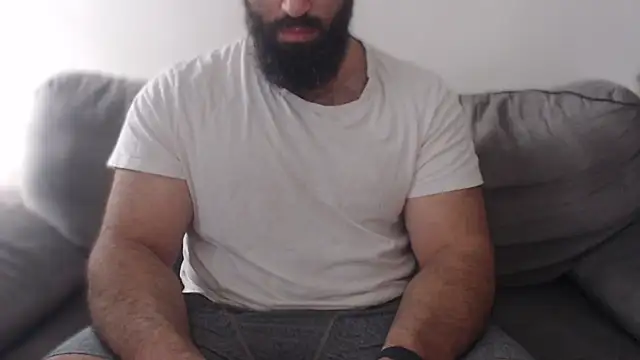 Snapshot of hugemachohandsome chatting on June 2026 04:31:01 AM hugemachohandsome online show from June 2026 04:31:01 AM