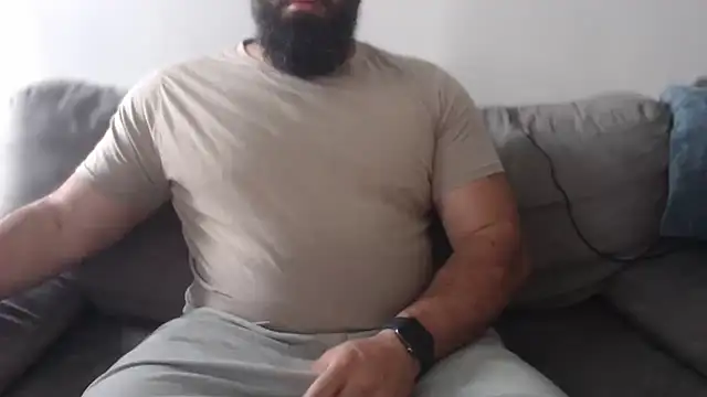 Snapshot of hugemachohandsome chatting on June 2026 05:05:01 AM hugemachohandsome online show from June 2026 05:05:01 AM