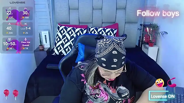 evelin zaens online show from November 2025 04:01:01 AM