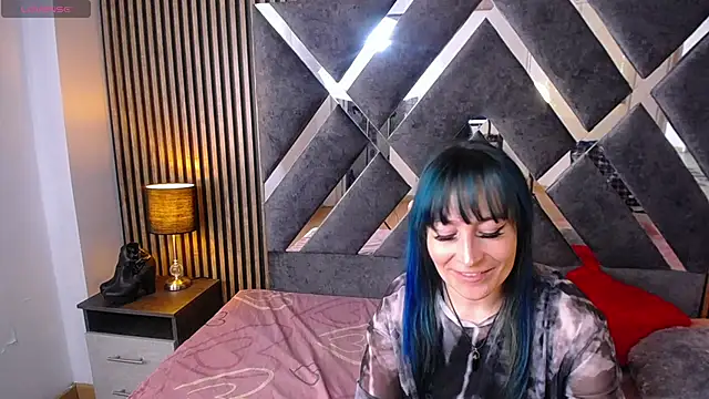 alicia moom online show from January 2025 07:34:02 PM