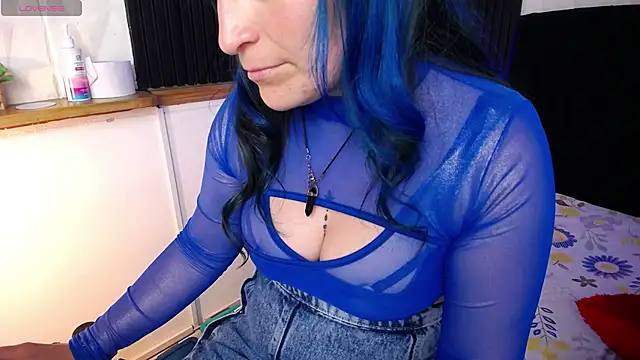 alicia moom online show from February 2025 07:52:01 PM