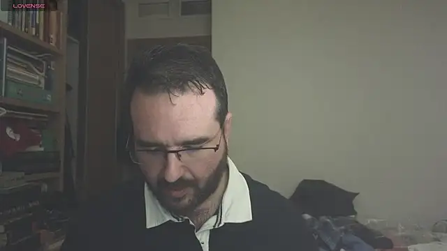 curiosillo83 online show from March 2025 05:45:02 PM