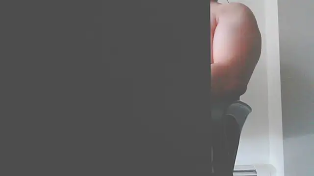 Naked Man  online show from February 2026 04:41:01 AM