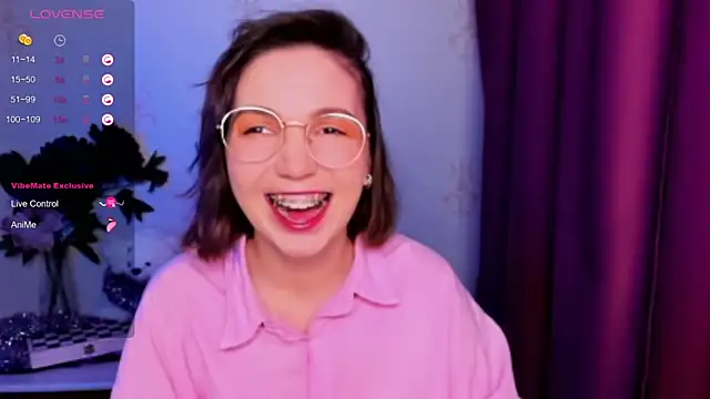 KindHazelHere  online show from December 2025 09:12:02 PM