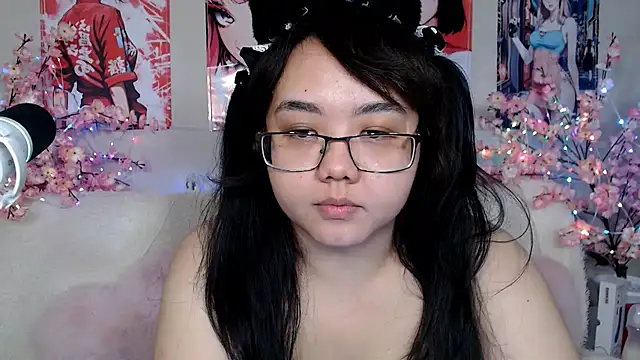 Snapshot of Moertomlly chatting on July 2026 04:42:01 AM Moertomlly online show from July 2026 04:42:01 AM