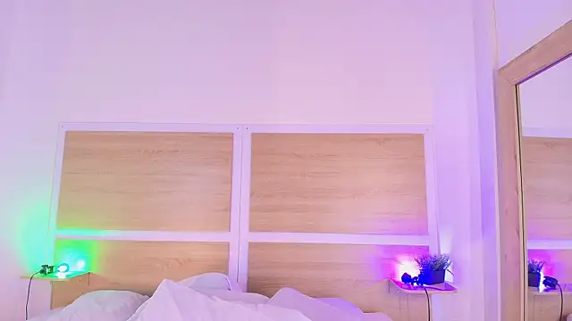  nickypurple  online show from March 2026 07:09:01 PM