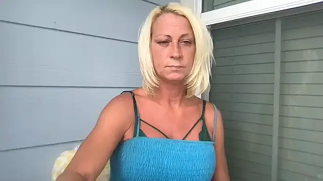 Snapshot of TiffaneyLove chatting on July 2026 08:00:02 PM TiffaneyLove online show from July 2026 08:00:02 PM