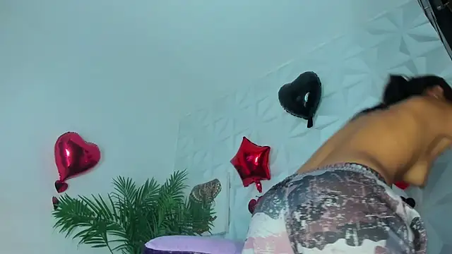 Hellen Sky online show from April 2026 07:06:02 PM