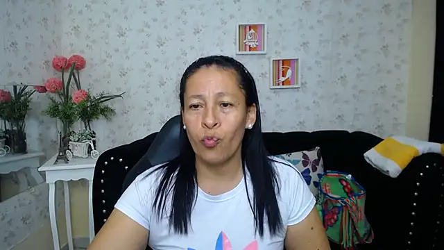 mature martina online show from February 2025 10:40:01 PM