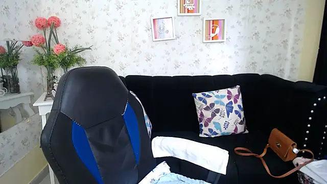 mature martina online show from February 2025 06:37:01 PM