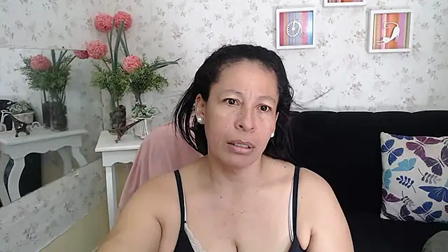 mature martina online show from March 2025 06:45:02 PM