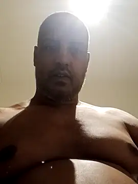 Snapshot of bink1982 chatting on February 2026 09:55:01 PM bink1982 online show from February 2026 09:55:01 PM