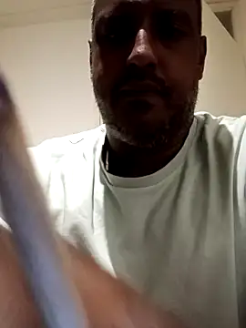 Snapshot of bink1982 chatting on February 2026 09:00:02 PM bink1982 online show from February 2026 09:00:02 PM