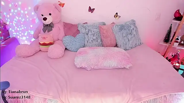 Zara uwu  online show from March 2025 03:07:01 PM