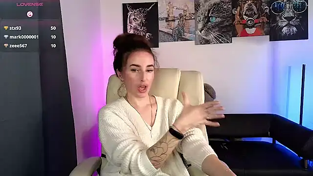 xx adrihanna xx online show from February 2025 09:03:02 PM