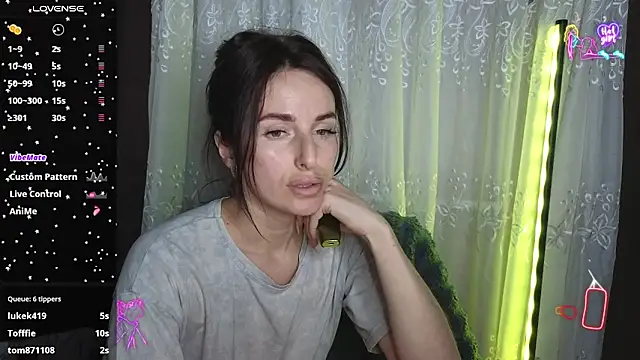 Snapshot of xx_adrihanna_xx chatting on May 2026 06:35:01 PM xx adrihanna xx online show from May 2026 06:35:01 PM