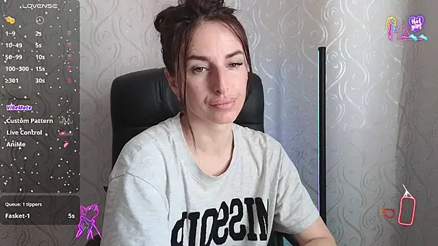 Snapshot of xx_adrihanna_xx chatting on May 2026 06:00:02 AM xx adrihanna xx online show from May 2026 06:00:02 AM