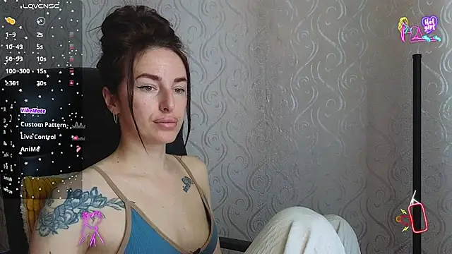 Snapshot of xx_adrihanna_xx chatting on May 2026 08:33:01 AM xx adrihanna xx online show from May 2026 08:33:01 AM
