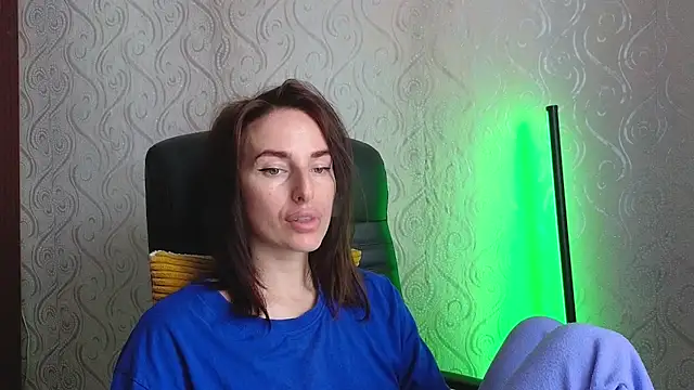 Snapshot of xx_adrihanna_xx chatting on June 2026 06:15:01 AM xx adrihanna xx online show from June 2026 06:15:01 AM