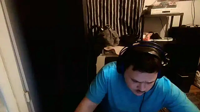 Snapshot of Bebemickey75 chatting on February 2025 08:10:02 PM Bebemickey75 online show from February 2025 08:10:02 PM