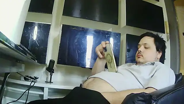 Snapshot of Bebemickey75 chatting on March 2026 05:07:01 PM Bebemickey75 online show from March 2026 05:07:01 PM