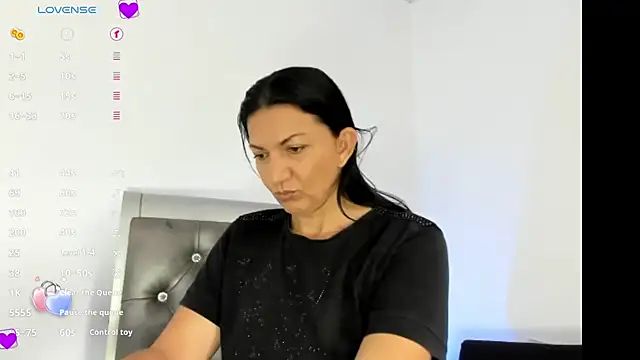 Snapshot of Angelblue_ chatting on February 2025 08:45:02 PM Angelblue online show from February 2025 08:45:02 PM