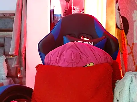 coral1727 online show from February 2025 06:49:02 PM