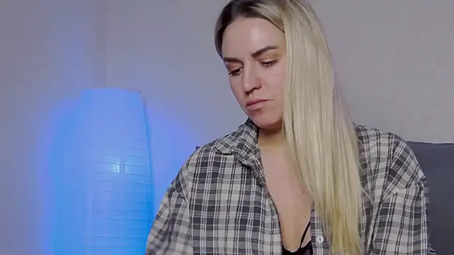 SofiJames online show from December 2024 09:01:01 AM